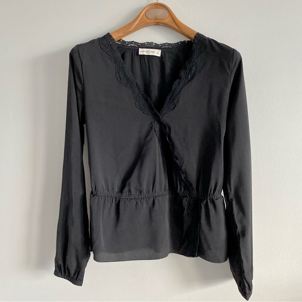 Abercrombie & Fitch Black Lace Wrap Top Size Small